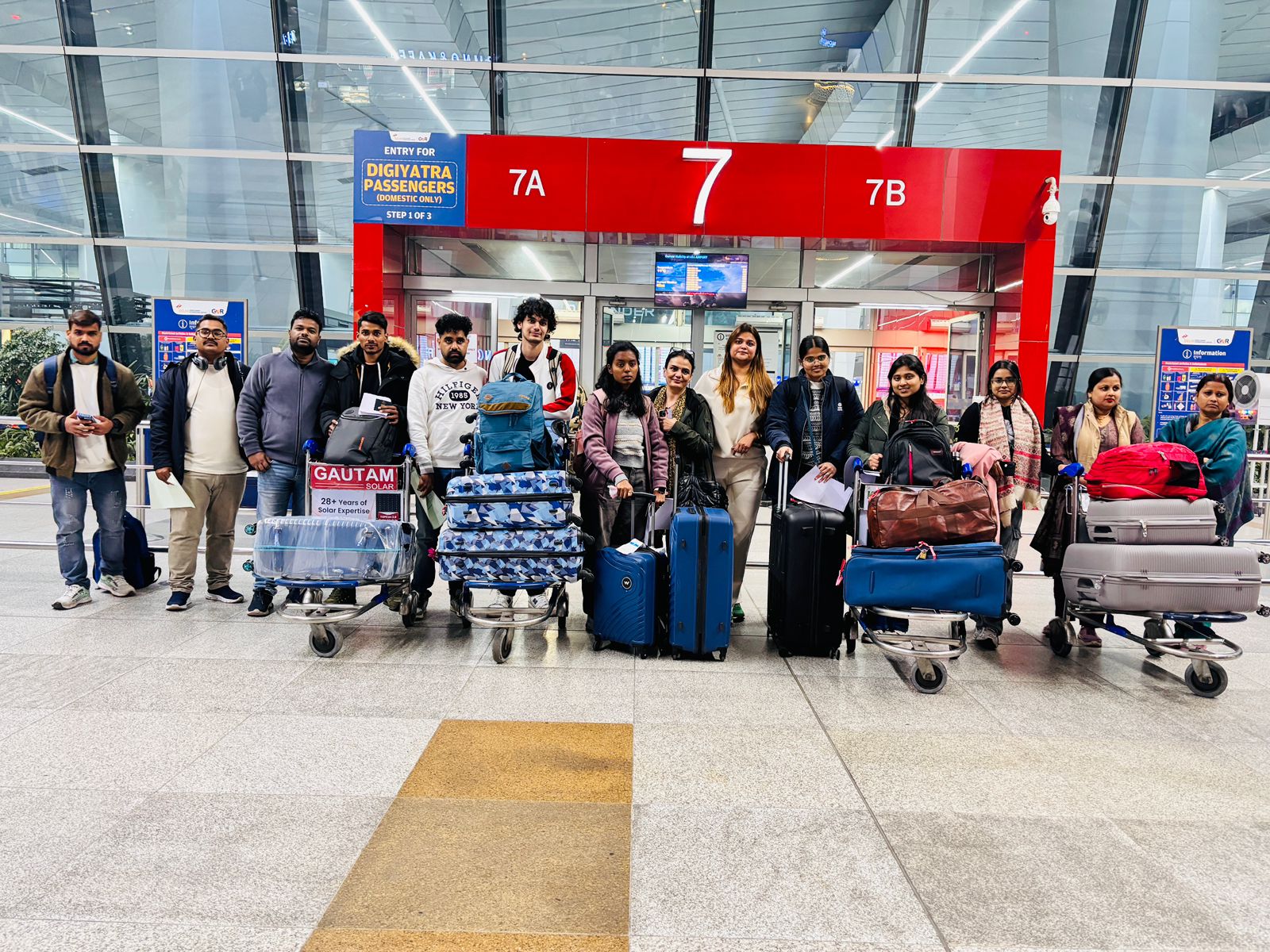 iExplain Education student send-off at the airport
