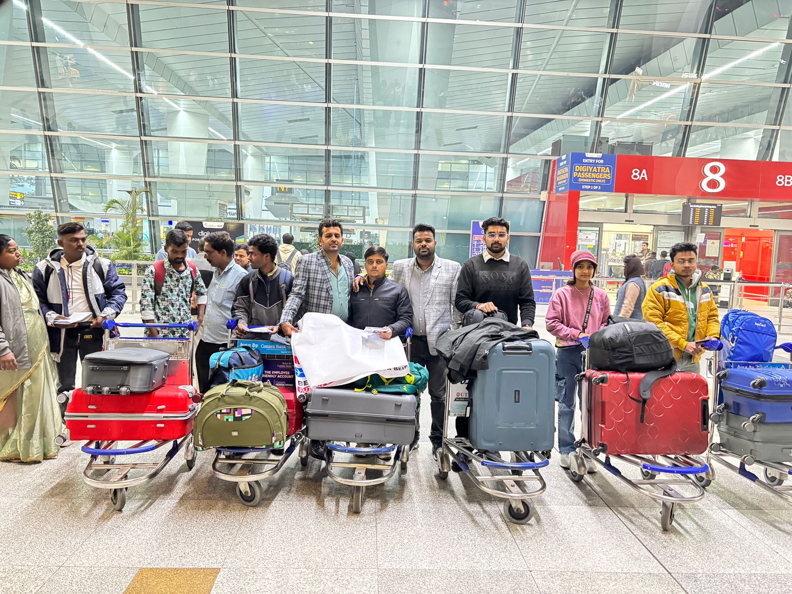 iExplain Education student send-off at the airport