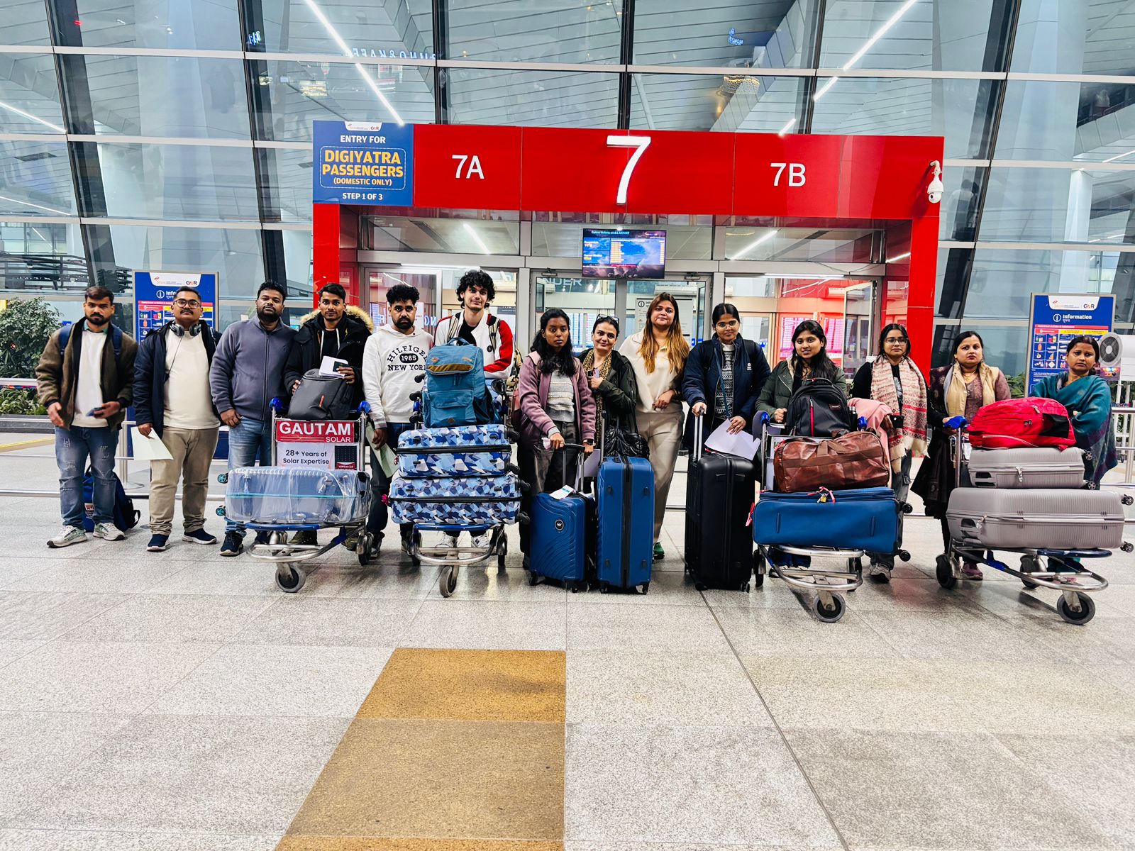 iExplain Education student send-off at the airport